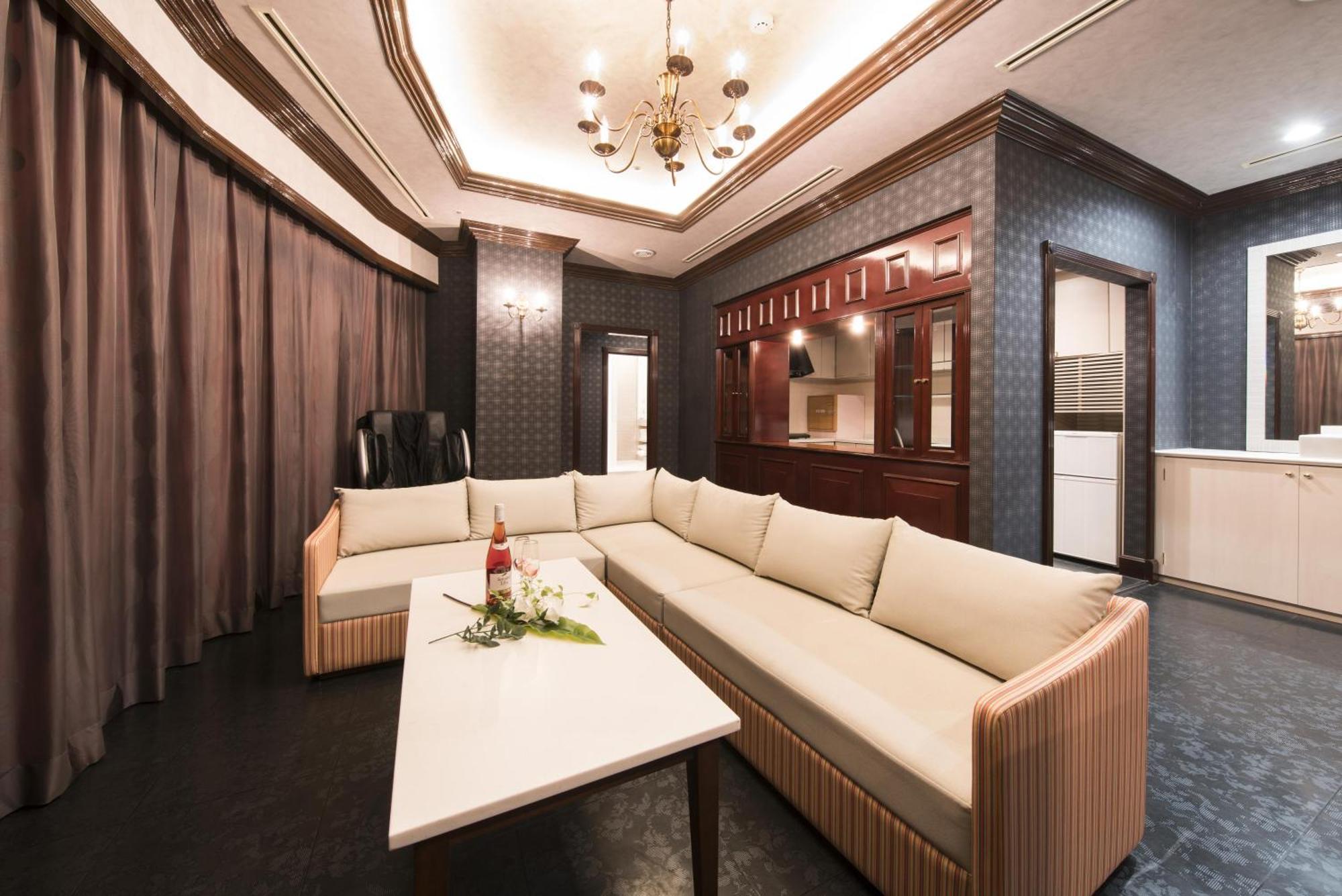 Hotel Alps (Adults Only) Ōsaka Extérieur photo