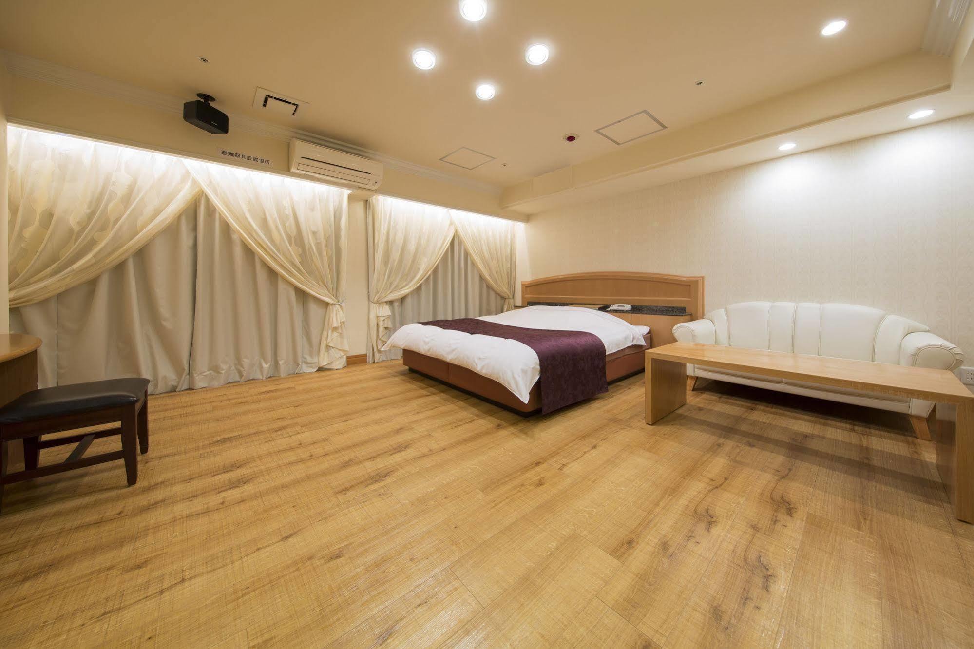 Hotel Alps (Adults Only) Ōsaka Extérieur photo